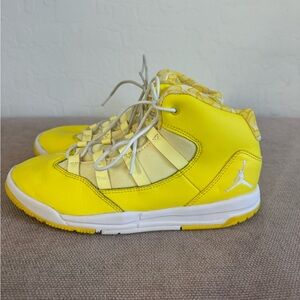 Jordan Max aura dynamic yellow